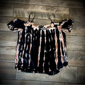 Rock & Republic Black and Tan Tie-Dye cold shoulder top M
